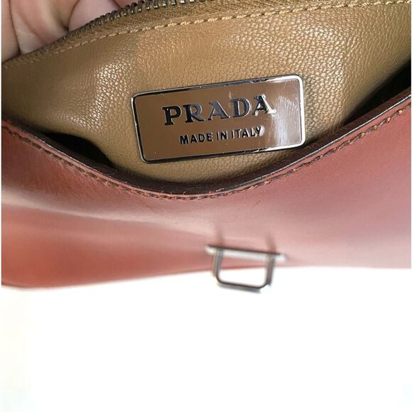 Prada Vitello England Shoulder Bag Cognac - Picture 9 of 11